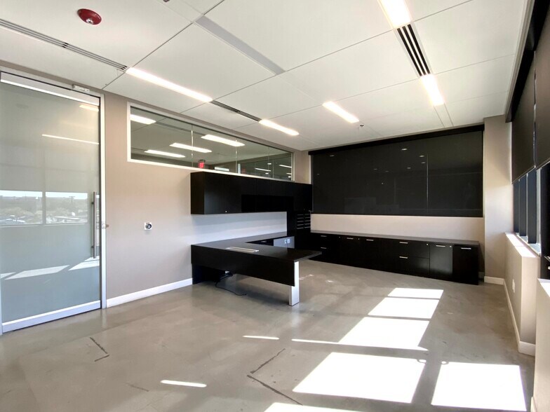 More Photos Of 6010 S Durango Dr, Las Vegas Loft Creative Space For Sale