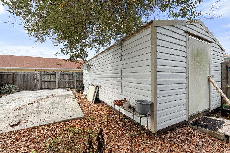 More Photos Of 112 Milton St, Lantana Apartments For Sale