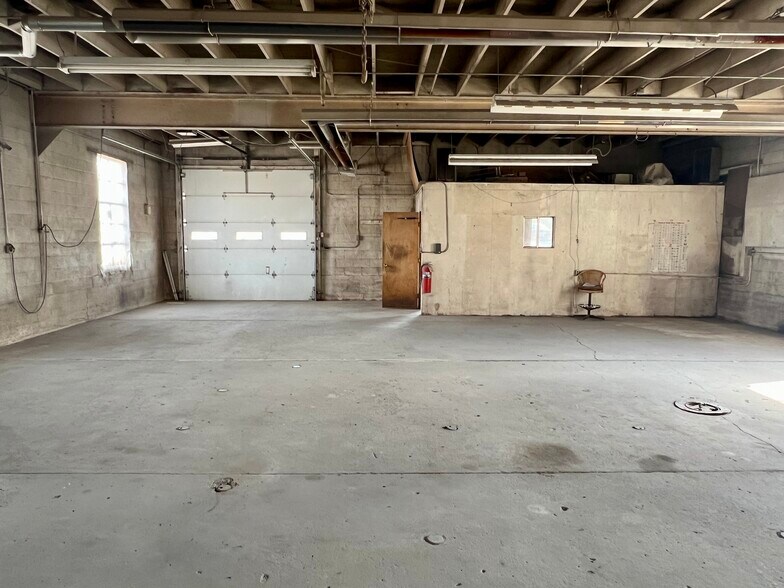 More Photos Of 524 Warren St, Thermopolis Industrial For Sale