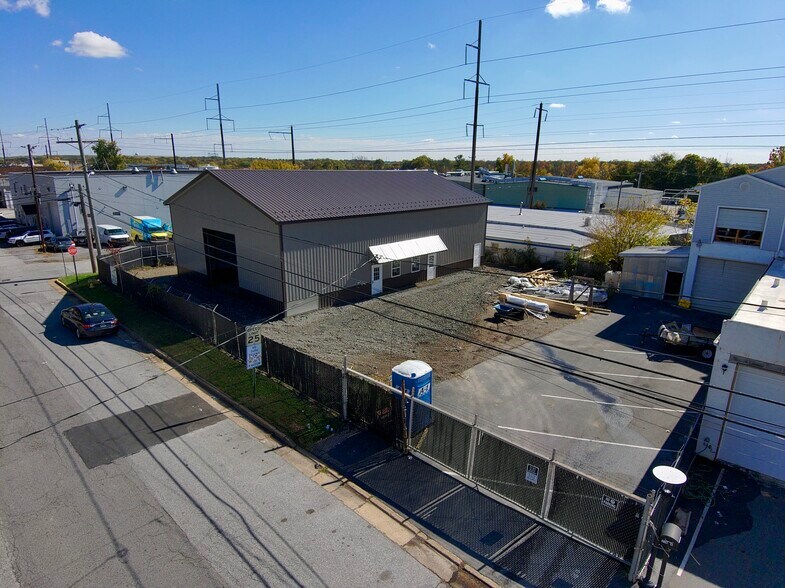 More Photos Of 101 S Augustine St, Wilmington Warehouse For Lease