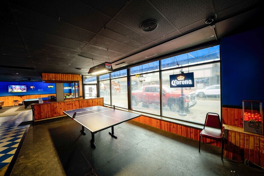More Photos Of 26 N Main St, Cape Girardeau General Retail For Sale
