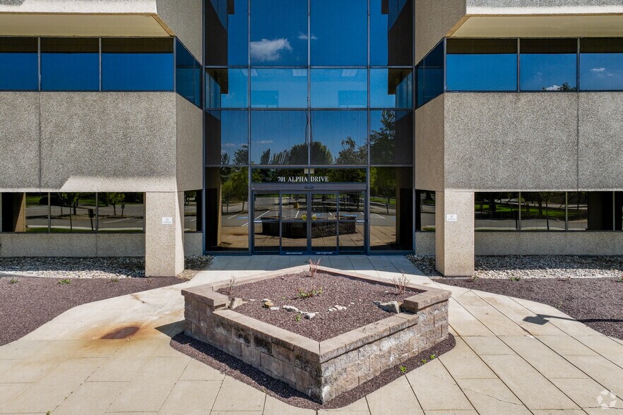 More Photos Of 701 Alpha Dr, Pittsburgh Office For Sale