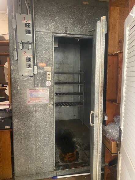 More Photos Of 5510 W Broad St, Richmond Freestanding For Sale