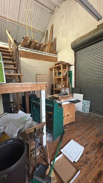 More Photos Of 400 Magnolia St, Beverly Warehouse For Sale