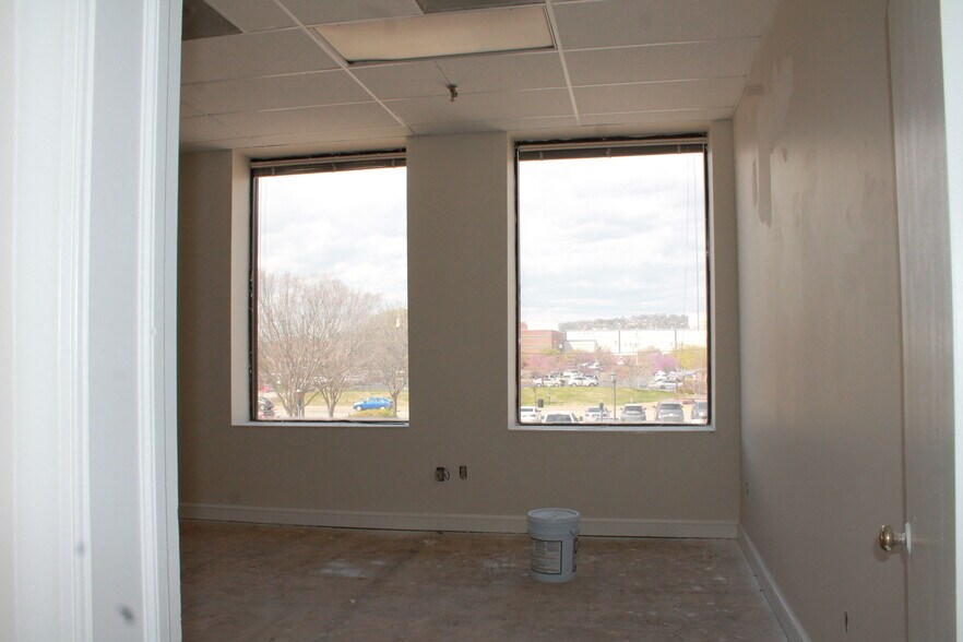 More Photos Of 201 W Market St, Kingsport Office For Sale