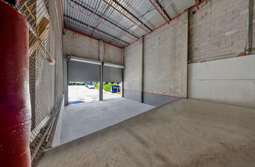 More Photos Of 2601 NW 105th Ave, Miami Warehouse For Sale