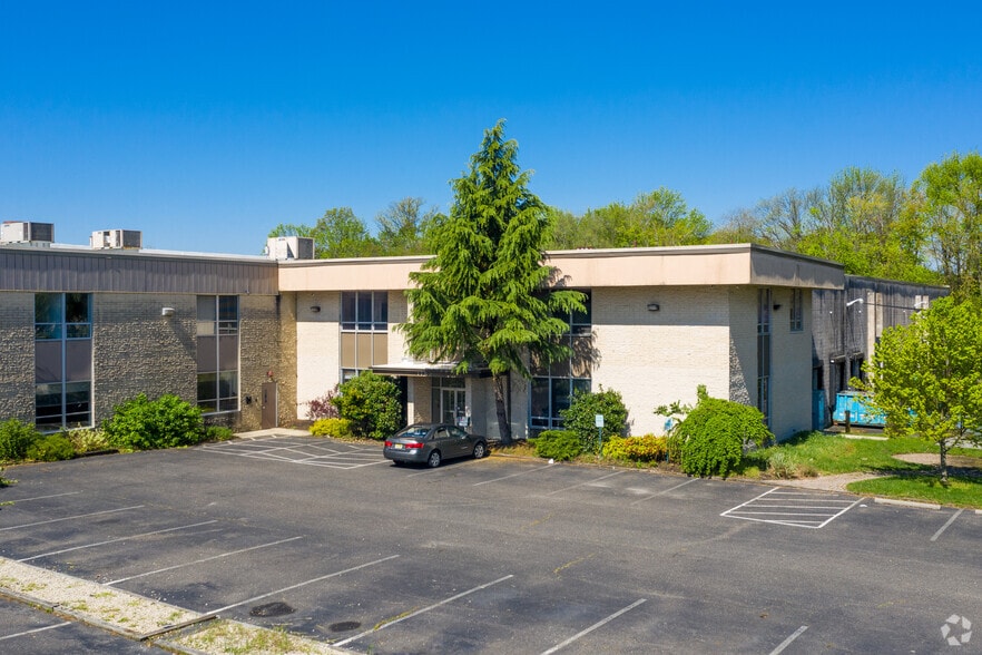 Primary Photo Of 1152 Marlkress Rd, Cherry Hill Warehouse For Lease