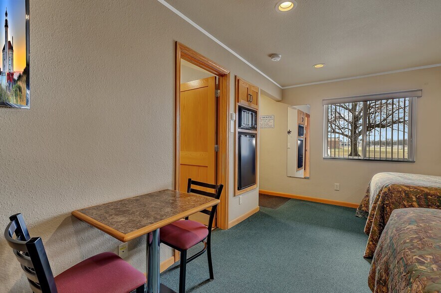 More Photos Of 720 Highway 10, Saint Cloud Hospitality For Sale