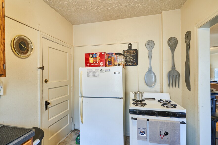 More Photos Of 3016 S Moreland Blvd, Cleveland Multifamily For Sale