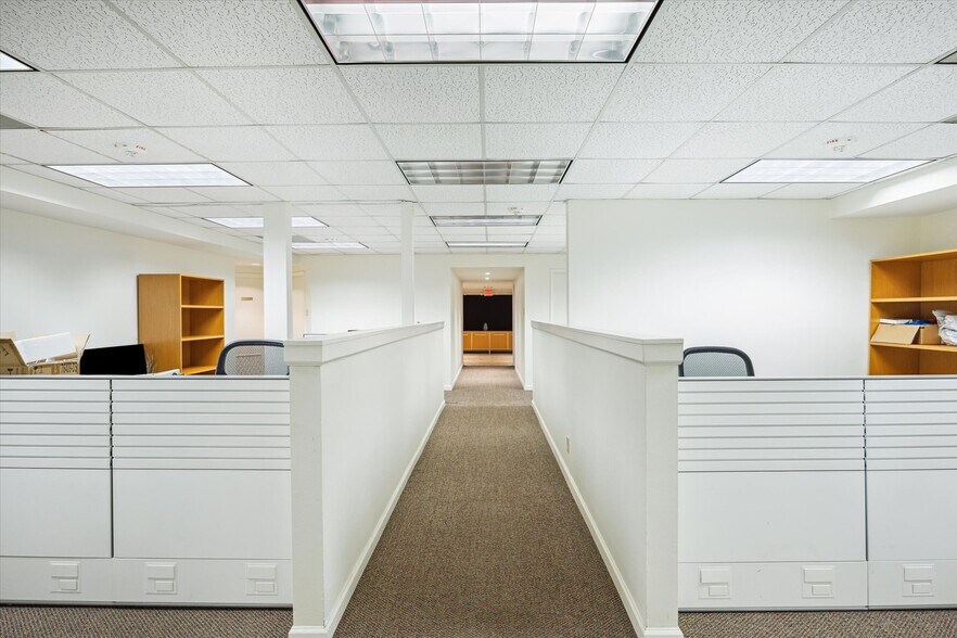 More Photos Of 1110 Lovett Blvd, Houston Office For Sale