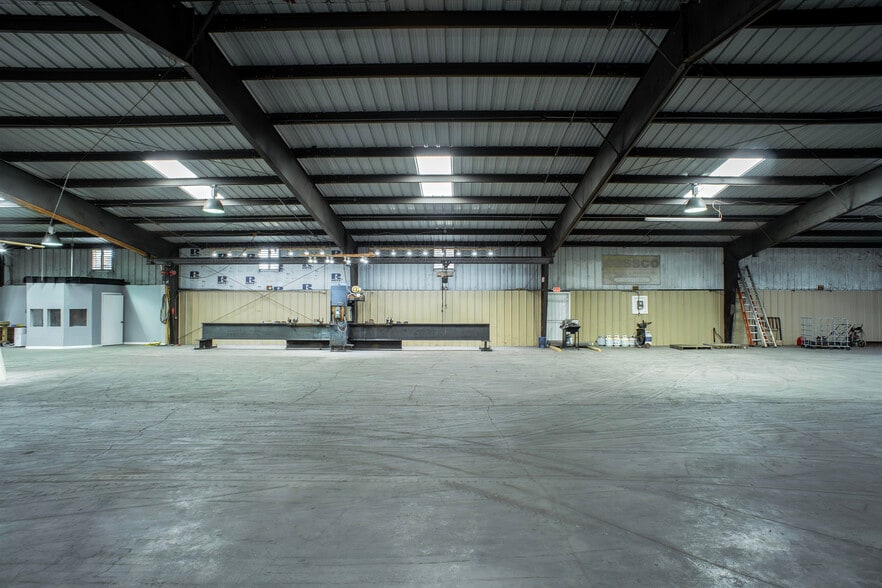 More Photos Of 910 Brenda St, Houston Warehouse For Sale