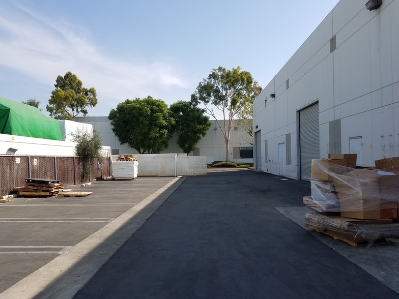 More Photos Of 13816 Magnolia Ave, Chino Warehouse For Lease