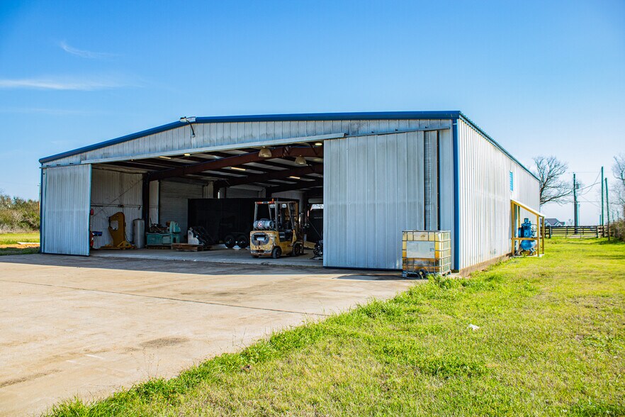 More Photos Of 33112 Rochen Rd, Waller Industrial For Sale