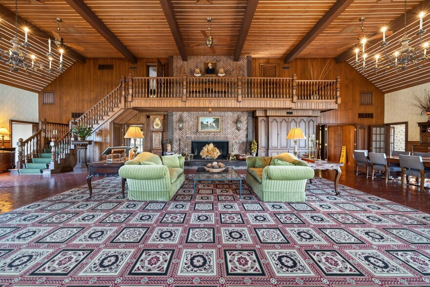More Photos Of 1461 Highway EE, Winfield Specialty For Sale