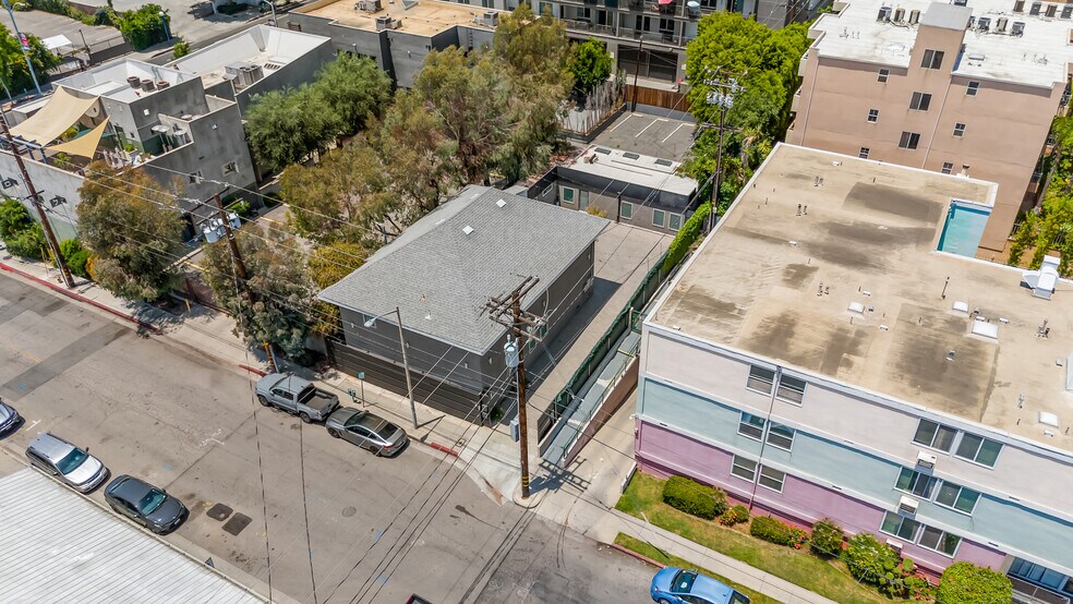 More Photos Of 7065 Lexington Ave, West Hollywood Loft Creative Space For Sale