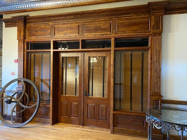 More Photos Of 106 Stephen St, Lemont Loft Creative Space For Lease