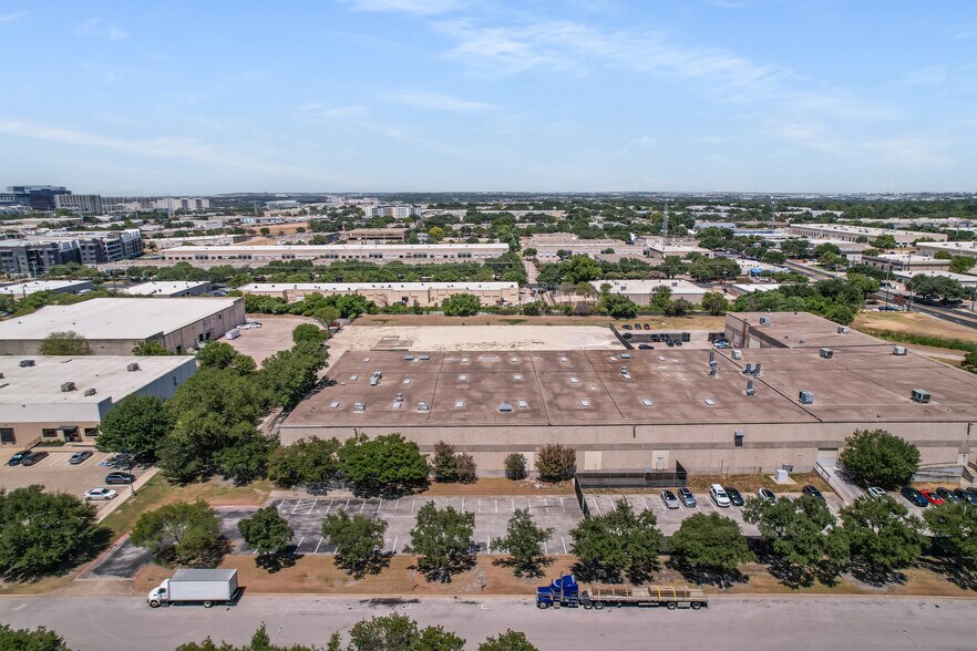 More Photos Of 10420 Metric Blvd, Austin Warehouse For Lease
