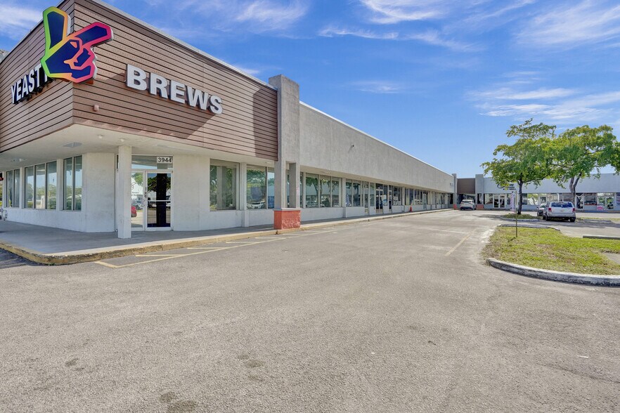 More Photos Of 3908 NW 19th St, Lauderhill Storefront For Lease