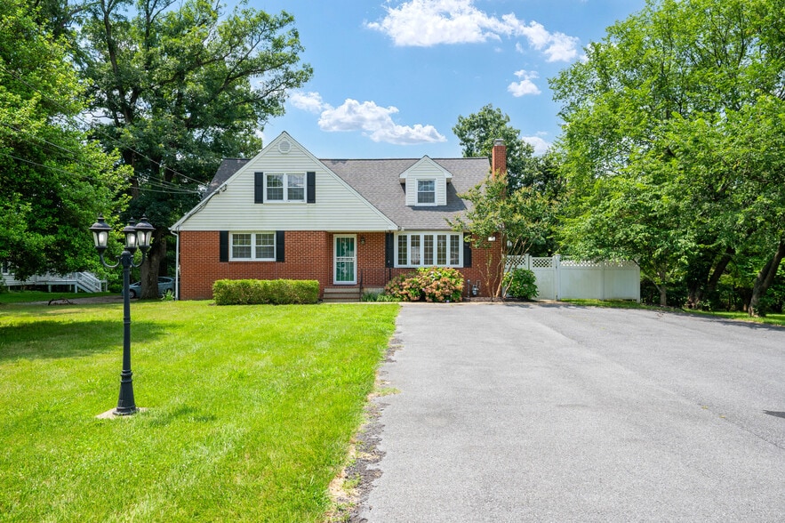 Primary Photo Of 2893 Jessup Rd, Jessup Office For Sale