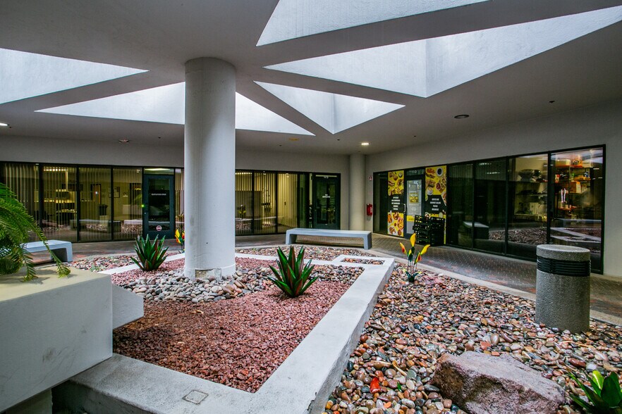 More Photos Of 3320 W Sahara Ave, Las Vegas Unknown For Lease