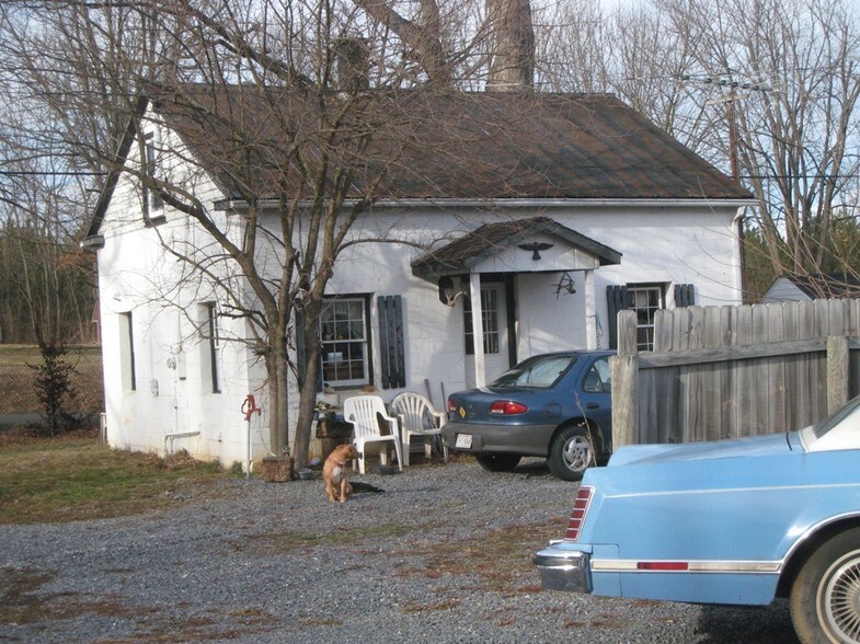 More Photos Of 644 Berrys Ferry Rd, White Post Auto Repair For Sale