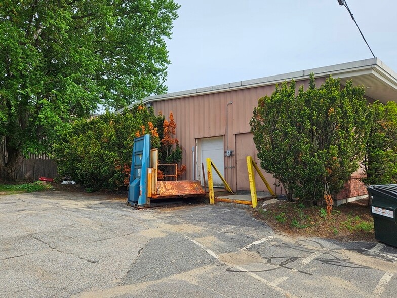 More Photos Of 371 West St, Keene General Retail For Sale