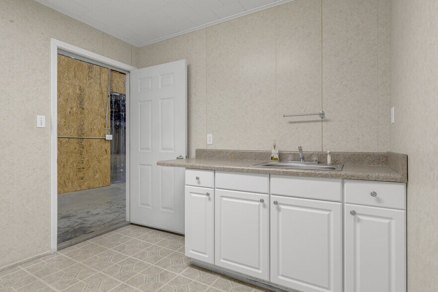 More Photos Of 117 Southwest Dr, Spartanburg Service For Sale