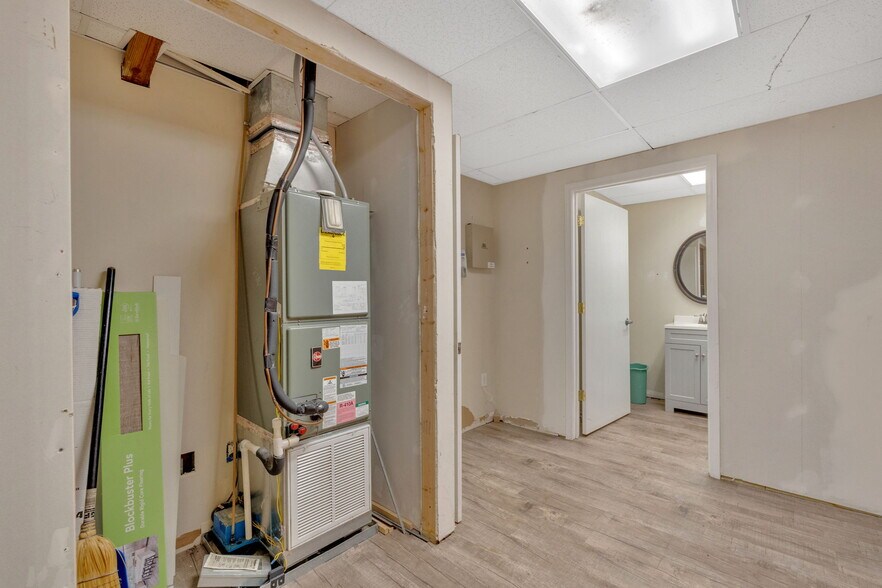 More Photos Of 401 E Myrtle, Johnson City Freestanding For Sale