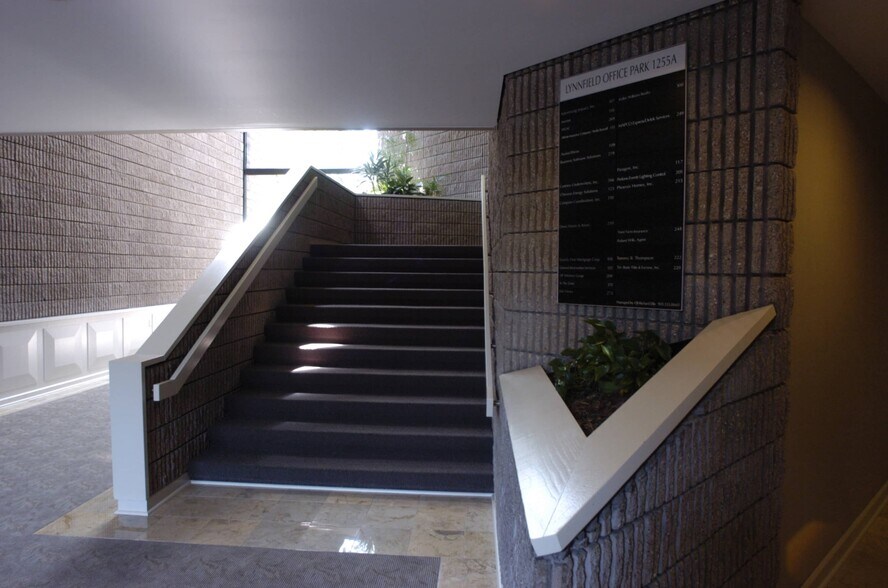 More Photos Of 1355 Lynnfield Rd, Memphis Unknown For Lease