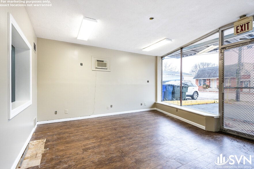 More Photos Of 1039 N Limestone, Lexington General Retail For Lease