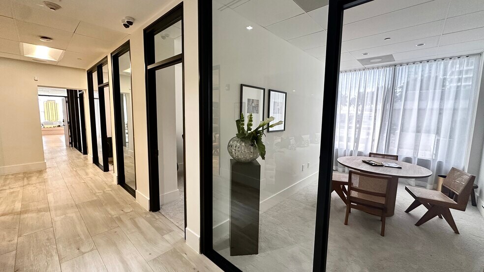 More Photos Of 600 NE 36th St, Miami Apartments For Lease