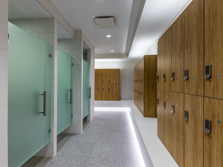 More Photos Of 585 N Dairy Ashford Rd, Houston Office For Lease