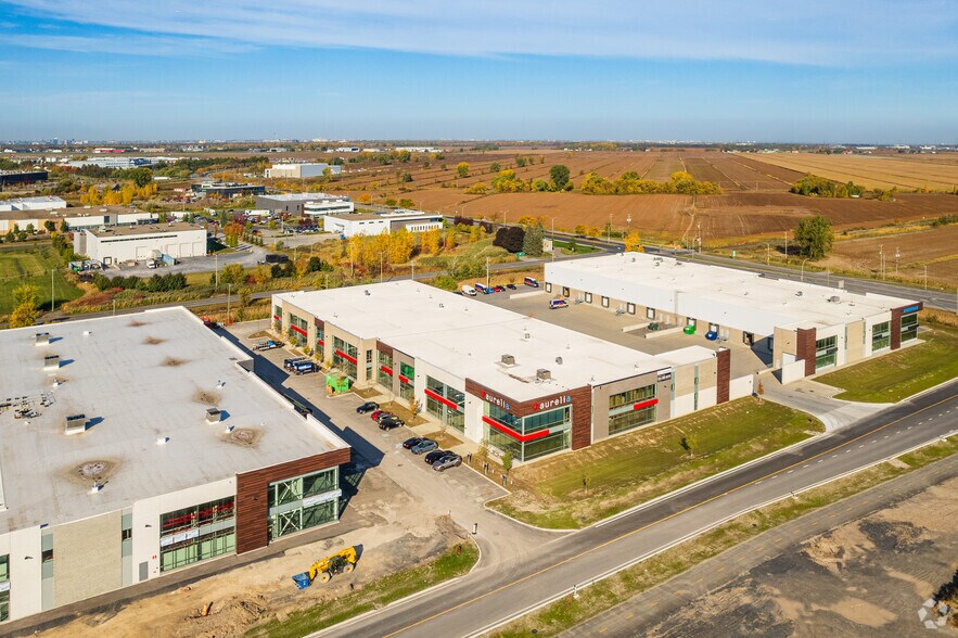 More Photos Of 1001 Jean Talon Rue, St-Bruno-de-Montarville Warehouse For Lease