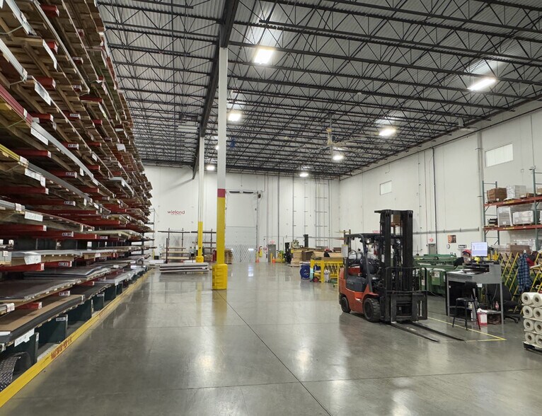 More Photos Of 18700 S Ridgeland Ave, Tinley Park Warehouse For Lease