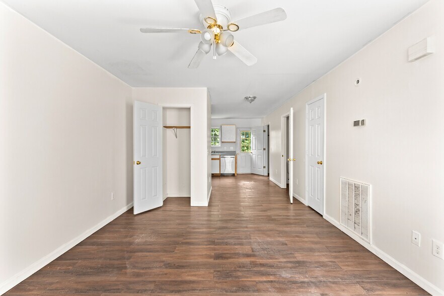 More Photos Of 265 Hallock Pl, Abingdon Multifamily For Sale