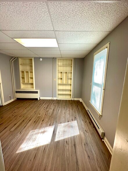 More Photos Of 862 Iron Ridge Rd, Spring Grove Apartments For Sale