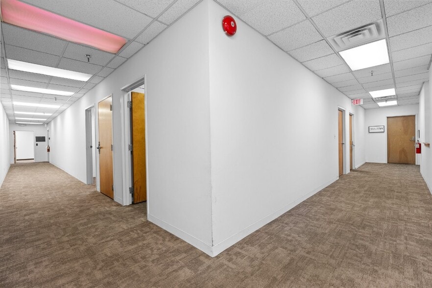 More Photos Of 545-553 Cedar Ln, Teaneck Office For Lease