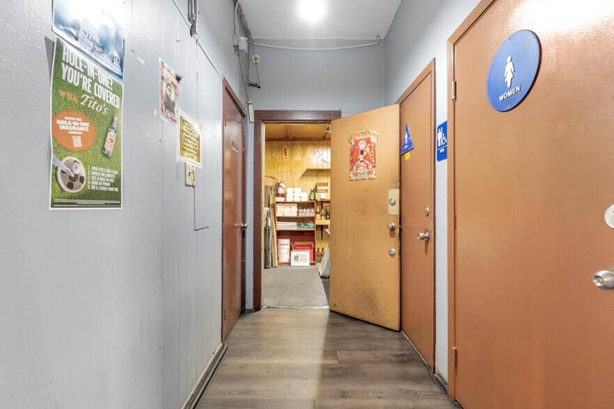 More Photos Of 7214 Sepulveda Blvd, Van Nuys Bar For Sale