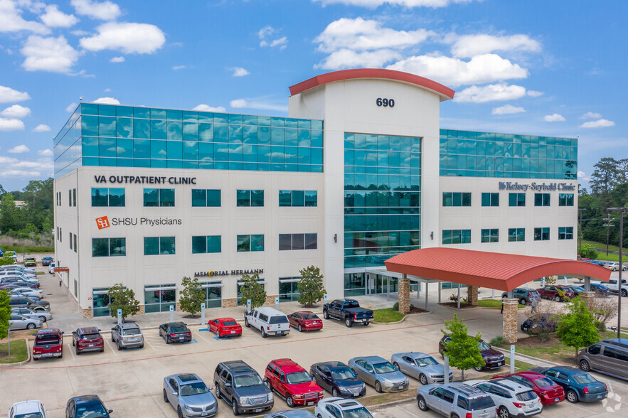 Primary Photo Of 690 S Loop 336, Conroe Medical For Lease