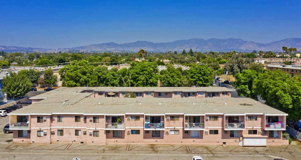 Primary Photo Of 9075 Cedros Ave, Panorama City Apartments For Sale