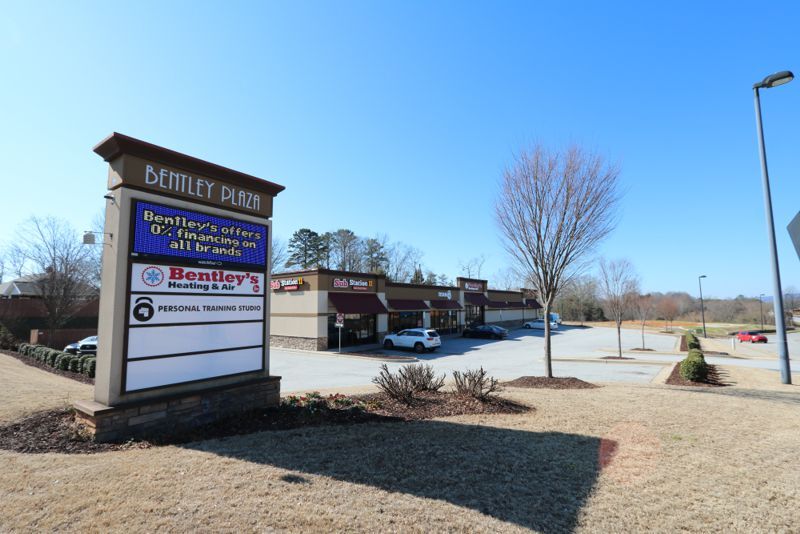More Photos Of 3 Town Center Dr, Greer Storefront Retail Office For Lease