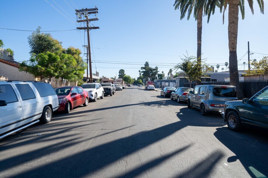 More Photos Of 16129 Cantlay St, Van Nuys Apartments For Sale