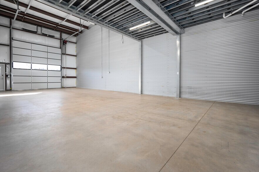 More Photos Of 6679 Prosper Rd, Edmond Showroom For Lease