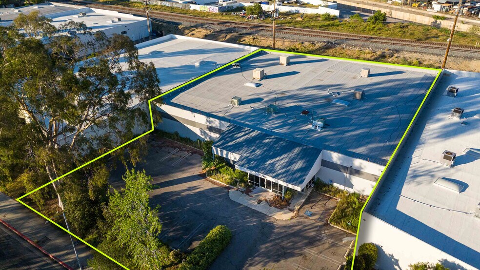 More Photos Of 9362 Eton Ave, Chatsworth Warehouse For Lease