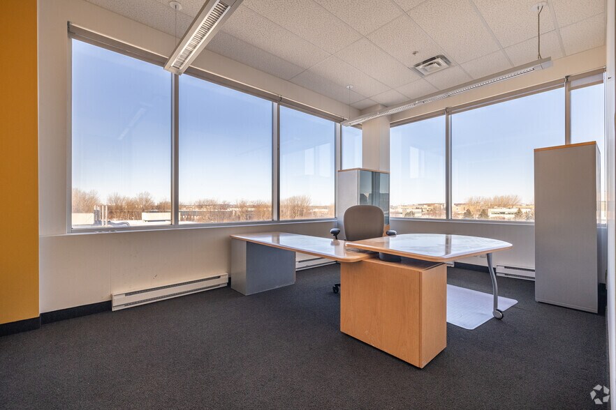 More Photos Of 2250 Boul Alfred-Nobel, Montréal Office For Lease