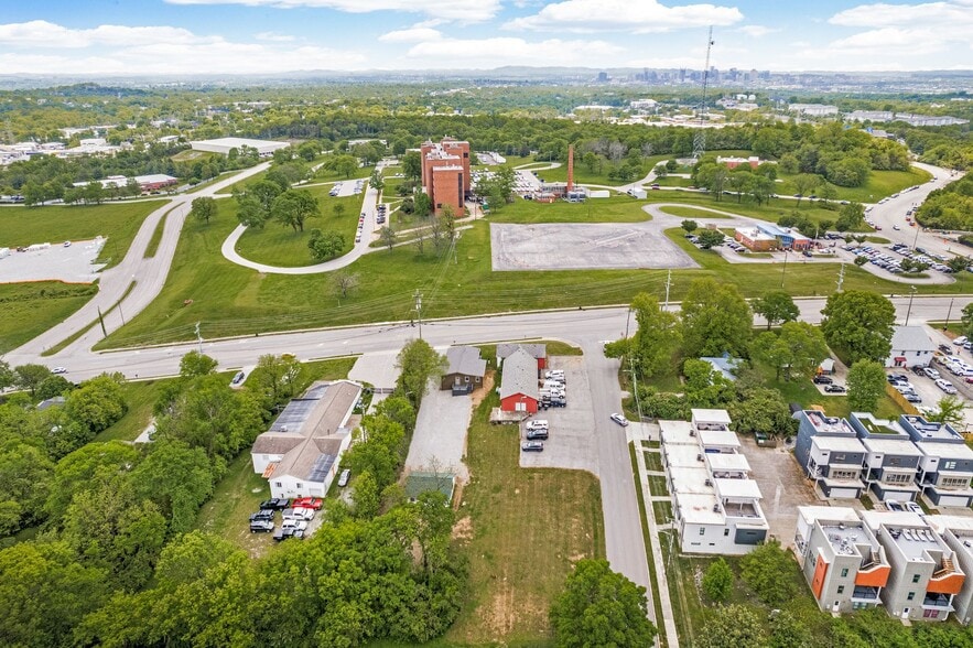 More Photos Of 709 Hart Ln, Nashville Office For Lease