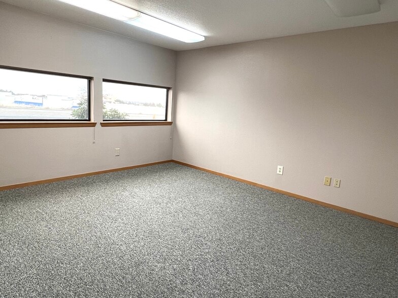 More Photos Of 7409 W Grandridge Blvd, Kennewick Office For Lease