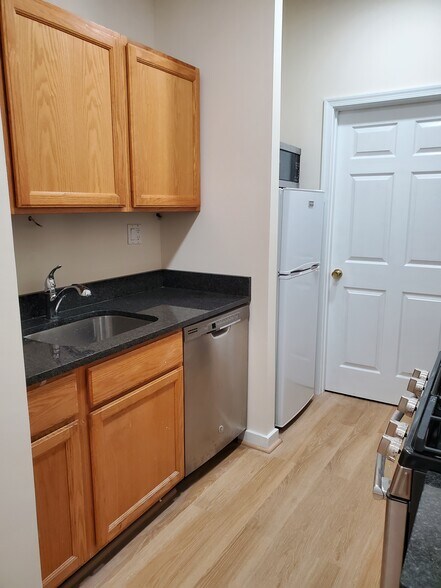 More Photos Of 9 Saint Matthews Ct NW, Washington Office Residential For Lease