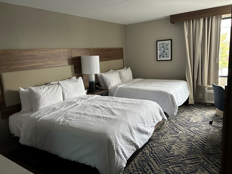 More Photos Of 1100 Mediterranean Ave, Columbus Hotel For Sale