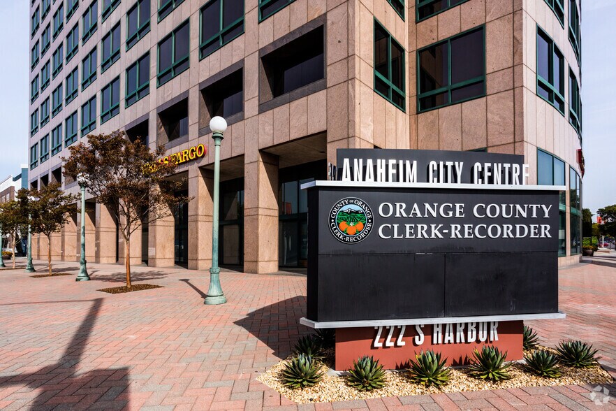 More Photos Of 222 S Harbor Blvd, Anaheim Office For Lease